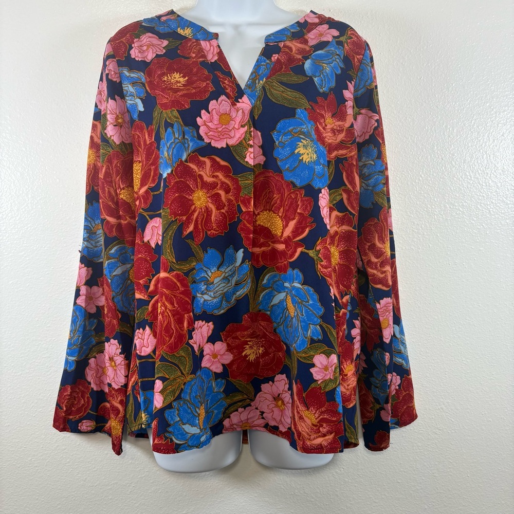 Emily Wonder Floral V-Neck MISSING Left Roll Tab Button SzM
